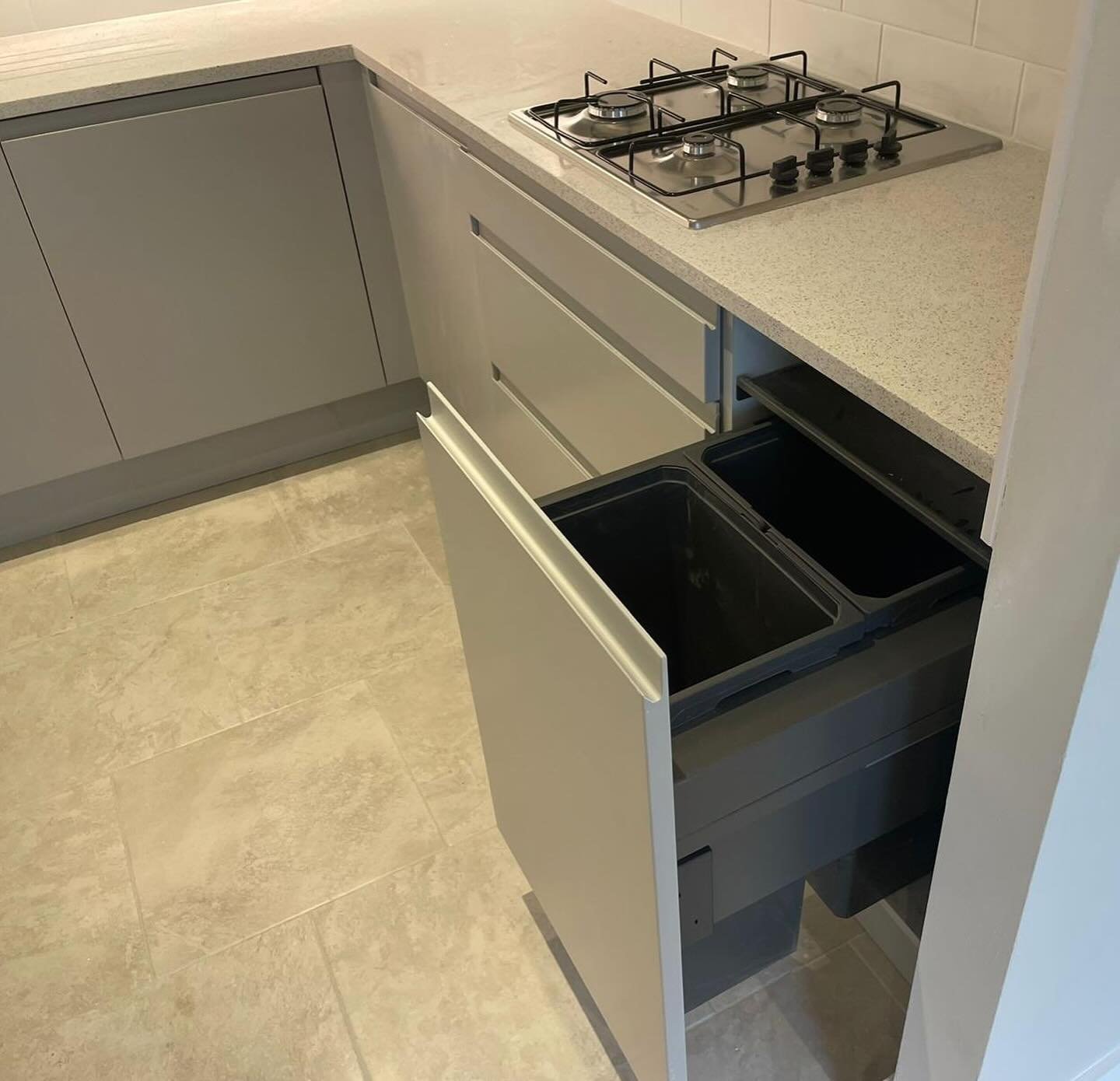 Functional & Stylish Arena Handleless Kitchen | Dublin image 3