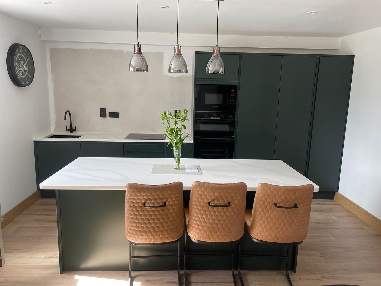Handleless Painted Conifer Kitchen with Calacatta Oro Quartz | Dublin image 1