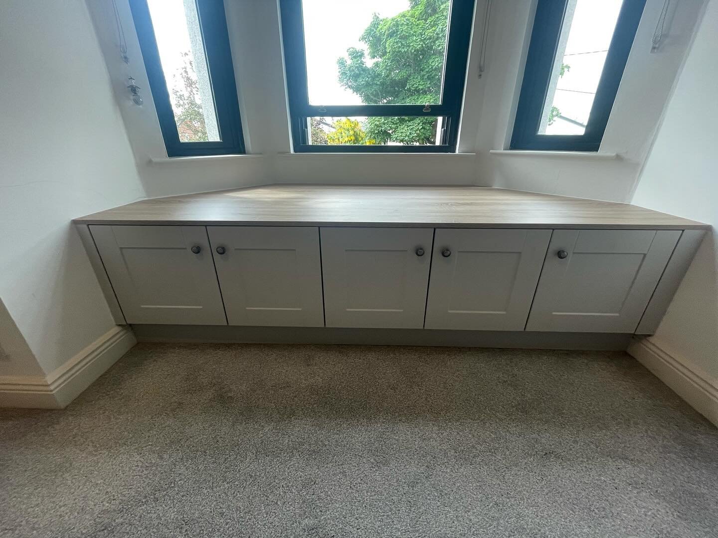 Light Grey Shaker Wardrobes with Oak Interior & Window Seat Storage image 4