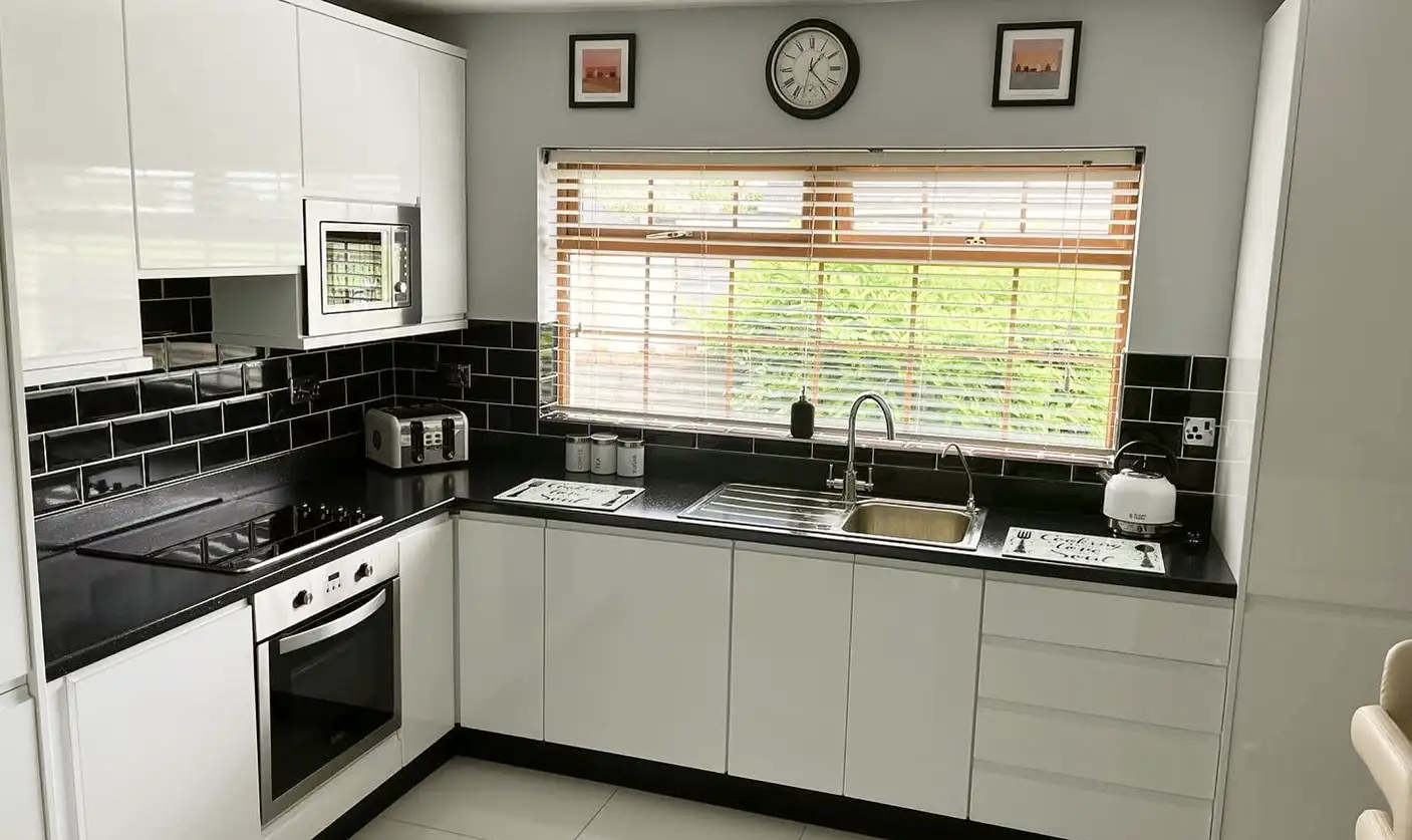 Modern Handleless Kitchen-Rathmines Apartment