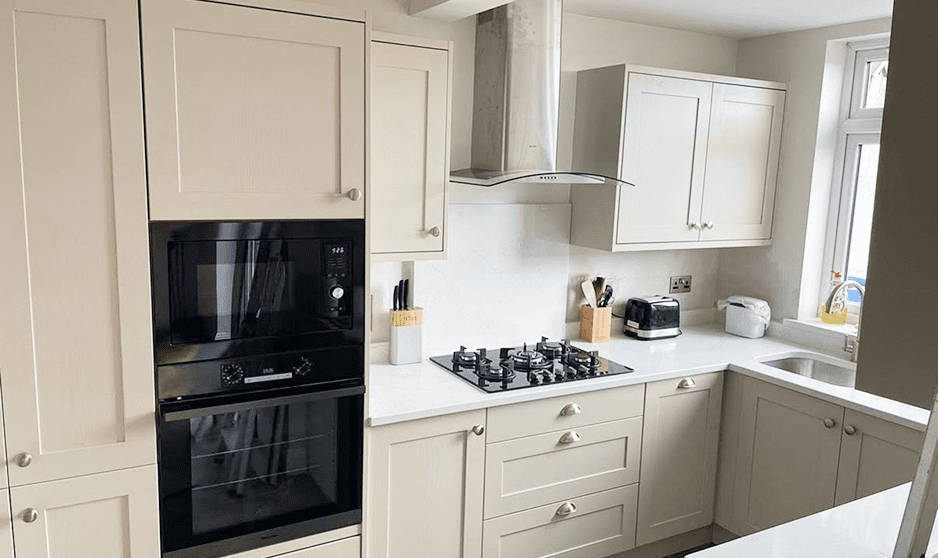 Painted Shaker U-Shaped Fitted Kitchen in Mussel